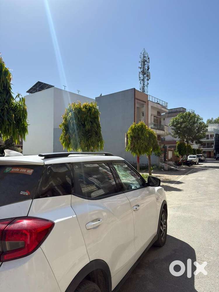 Mahindra Xuv300 2024 Diesel Well Maintained