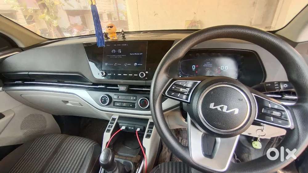 Good Condition And Interior Rear Camera Features,7 Seater Comfortable