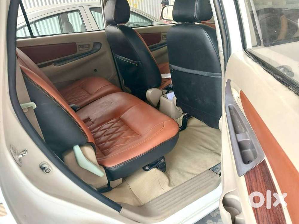 Toyota Innova 2.5 G (diesel) 8 Seater, 2005, Diesel