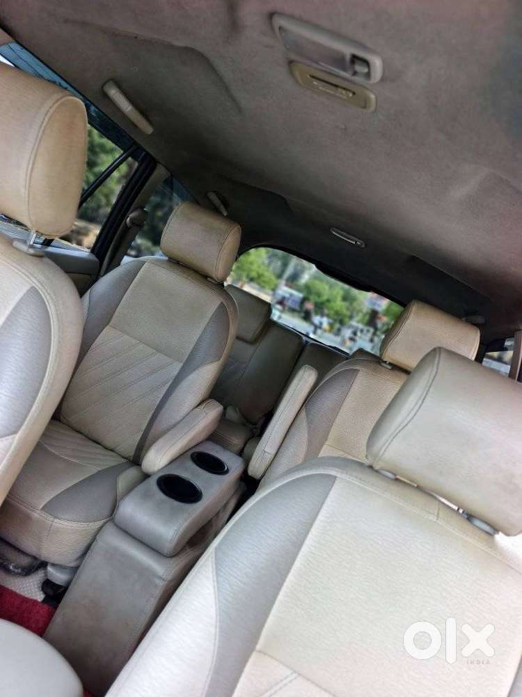Toyota Innova 2.5 G (diesel) 7 Seater Bs Iv, 2011, Diesel