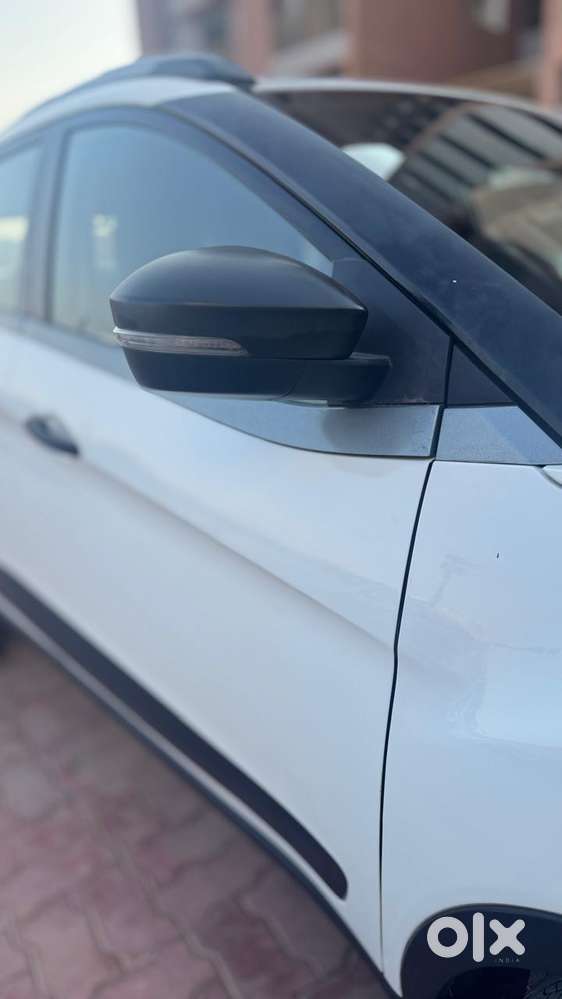Tata Nexon 1.5 Revotorq Xm (s), 2021, Petrol
