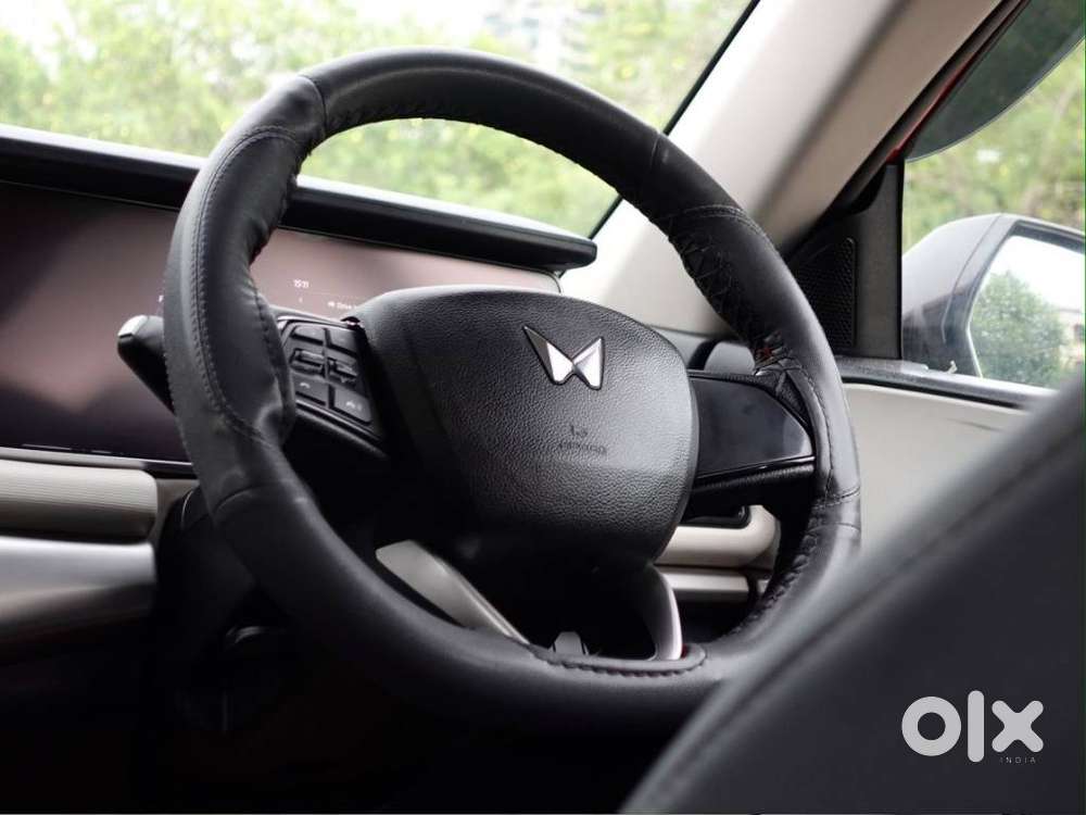 Mahindra Xuv700 2.0 Ax 3 Petrol Mt 5 Str, 2022, Petrol