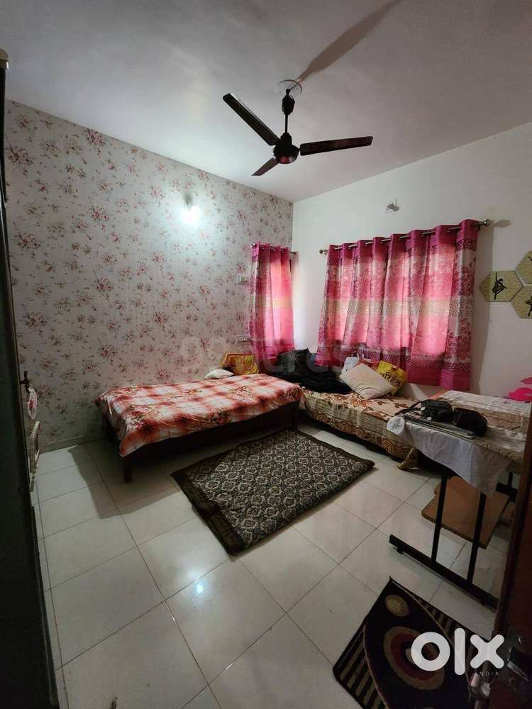 Good Locality duplex for sale Nr. Bansal Mall Vadodara Rs.85Lacs