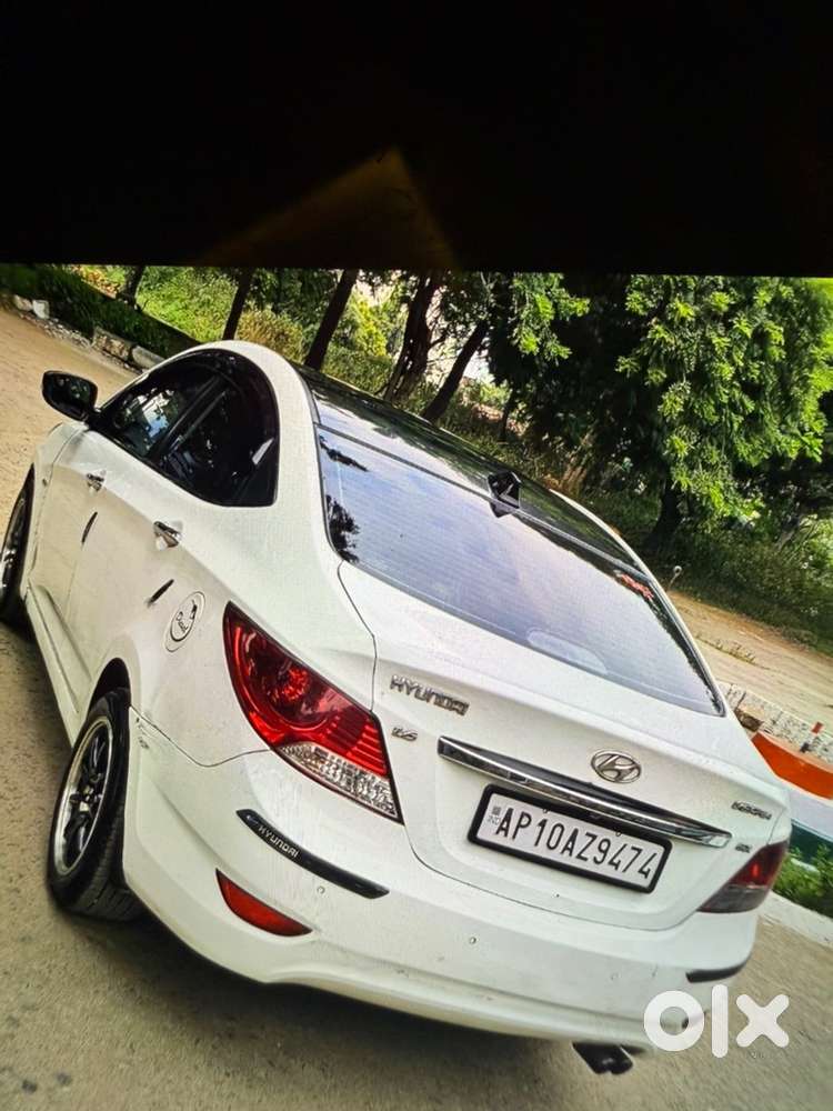 Hyundai Fluidic Verna 2012