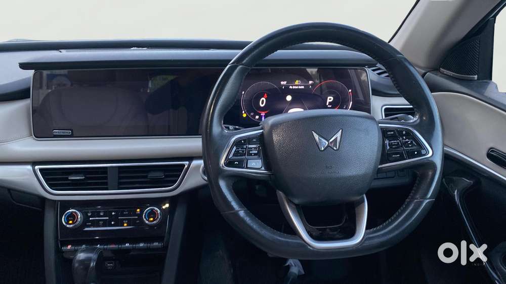 Mahindra Xuv700 2.2 Ax 7 Diesel At Luxury Pack Str, 2021, Diesel
