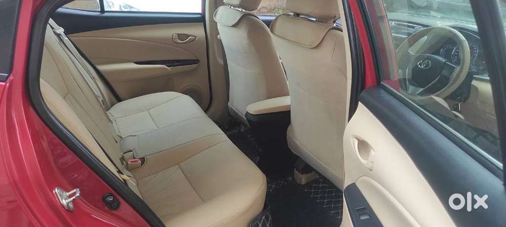 Toyota Yaris J Cvt, 2019, Petrol