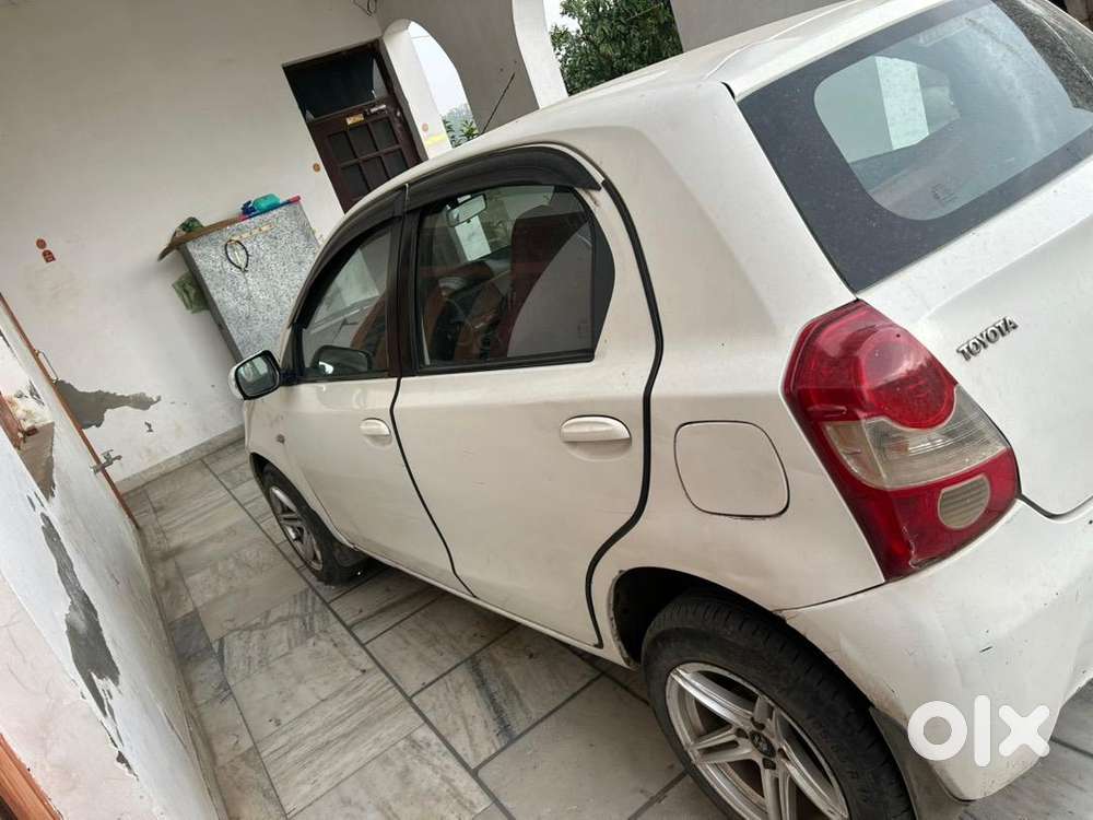 Toyota Etios Liva 2012