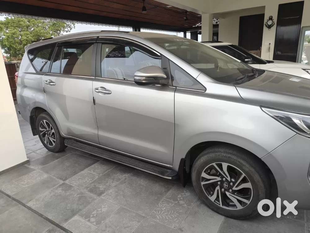 Toyota Innova Crysta [2020-ongoing] 2.4 Vx 8 Str, 2023, Diesel