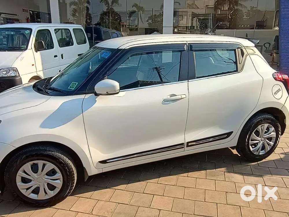 Maruti Suzuki Swift 2023 Petrol Automatic