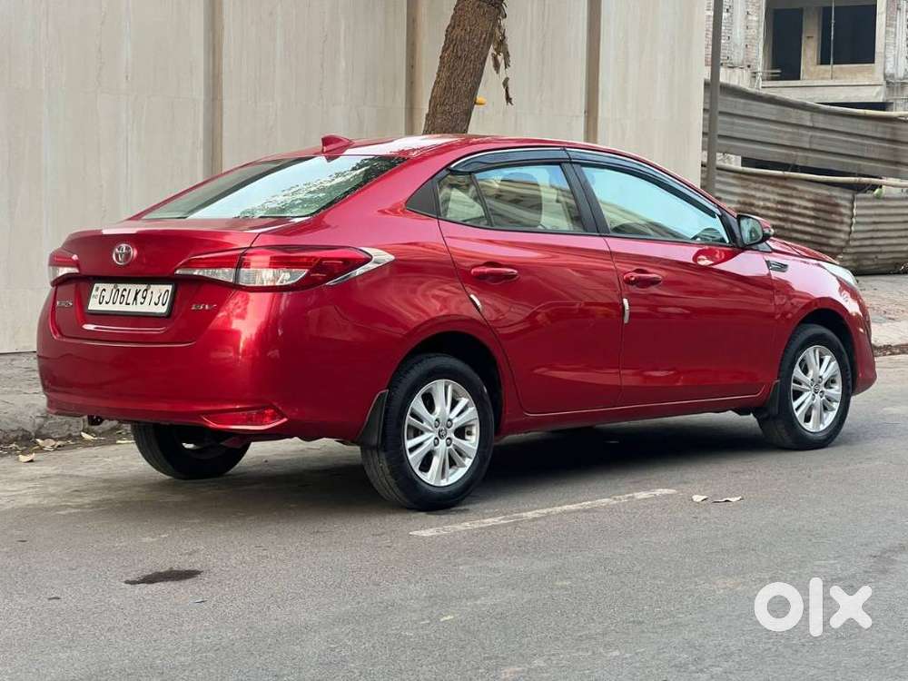 Toyota Yaris V Cvt, 2018, Petrol