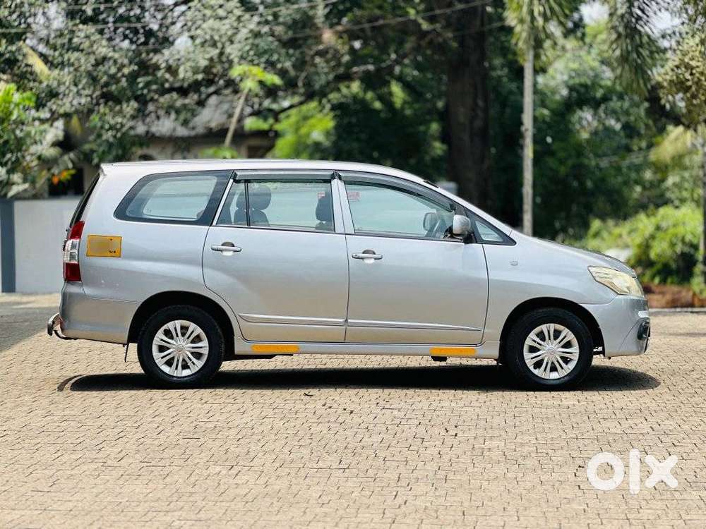 Toyota Innova 2.5 G (diesel) 7 Seater Bs Iv, 2015, Electric
