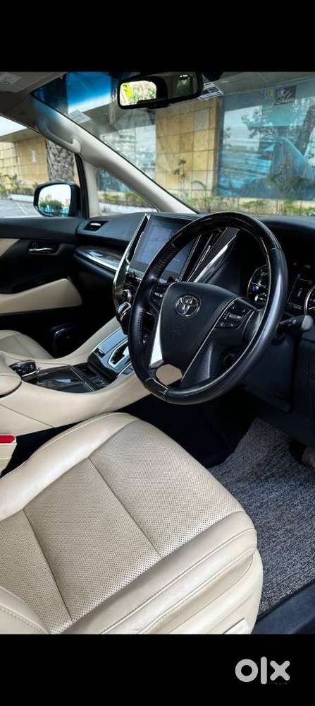 Toyota Vellfire Vip – Executive Lounge, 2023