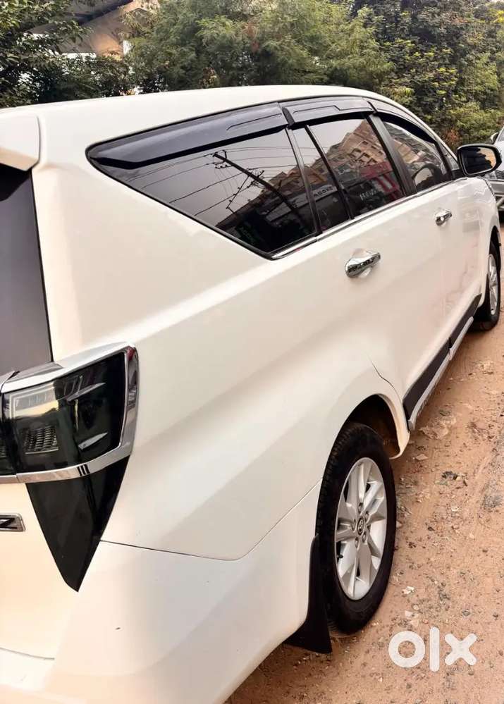 Toyota Innova Crysta 2016 Diesel 102000 Km Driven