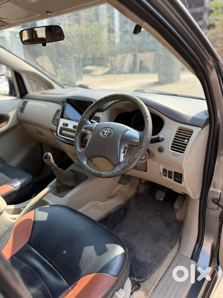 Toyota Innova 2.5 V 8 Str, 2014, Diesel
