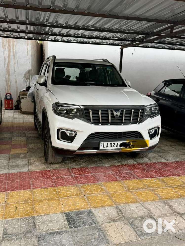 Mahindra Car Petrol 2023
