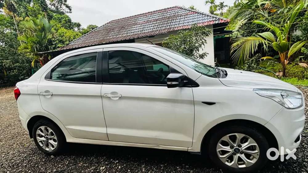Ford Aspire Titanium Blu 2017