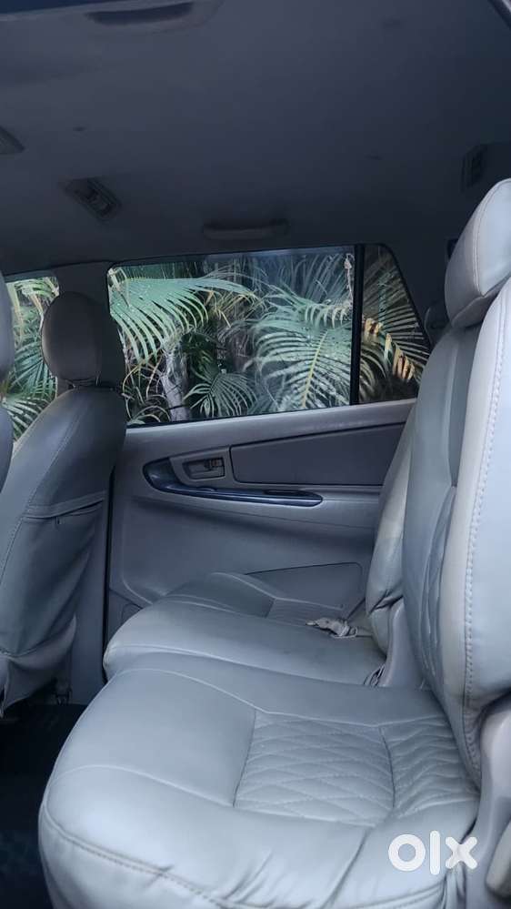 Toyota Innova 2004-2011 2.5 G4 Diesel 8-seater, 2011, Diesel