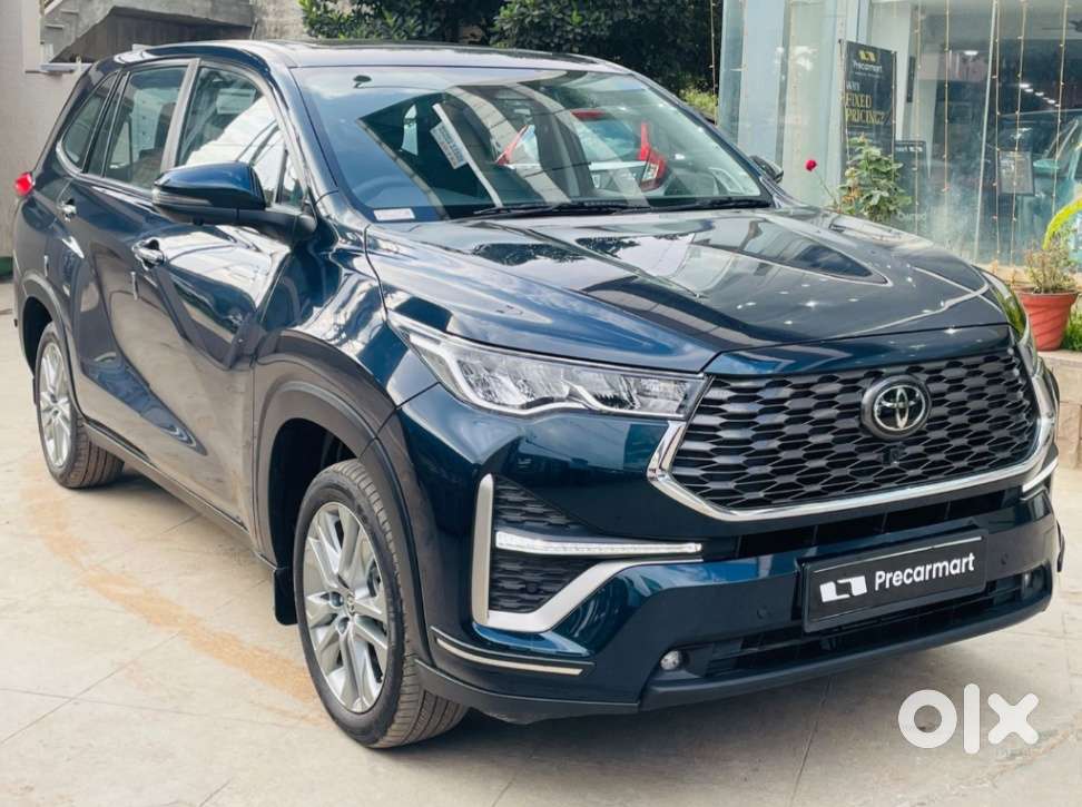 Toyota Innova Hycross 2.0 Zx (o) Hybrid 7 Str, 2025, Petrol