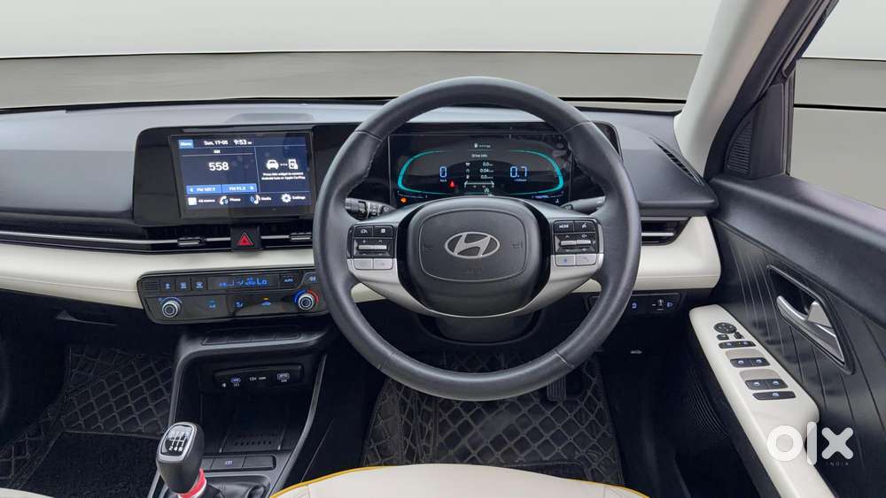 Hyundai Verna 1.5 Mpi Mt Sx (o), 2023, Petrol