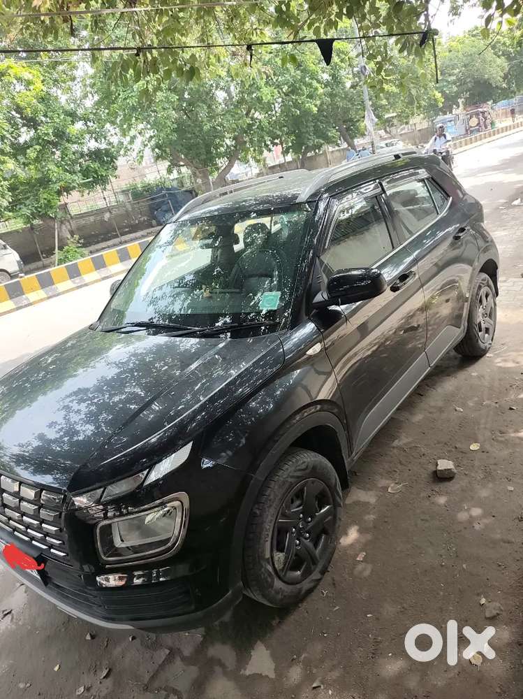 Hyundai Venue Petrol Manual 2023