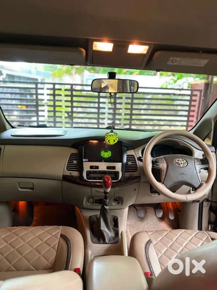 Toyota Innova 2.5 V 2012