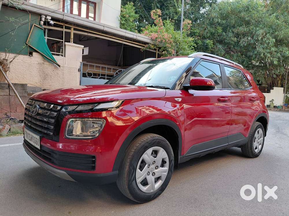 Hyundai Venue 1.2 S (o), 2022, Petrol