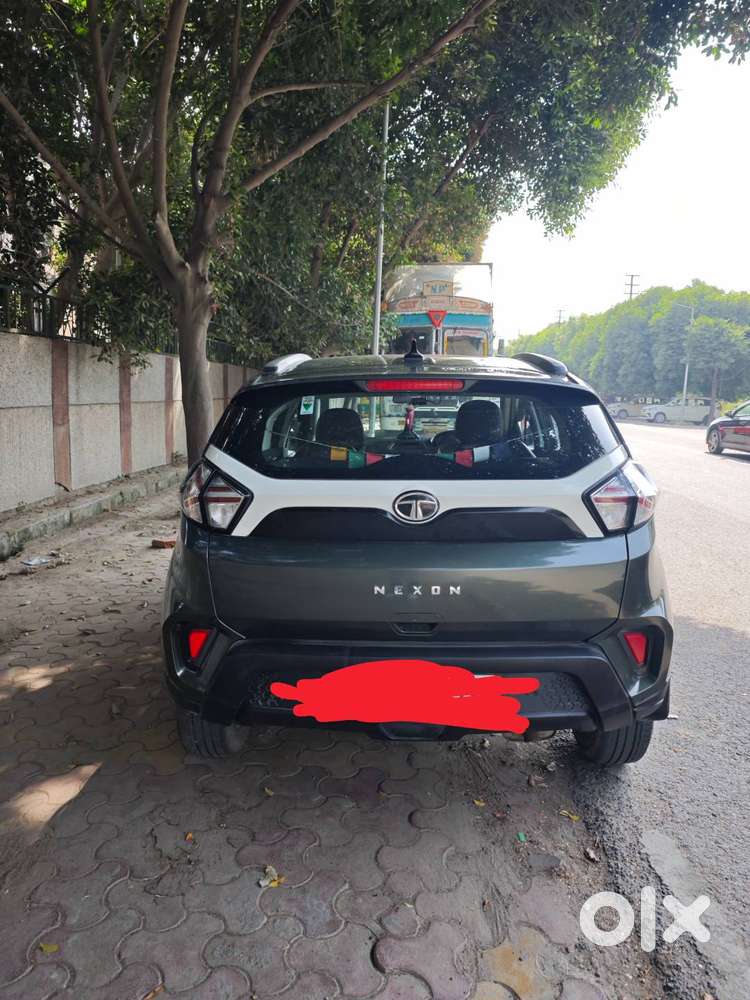 Tata Nexon Xm(s) Petrol Manual (2020 Nov) Sunroof | Delhi Registered