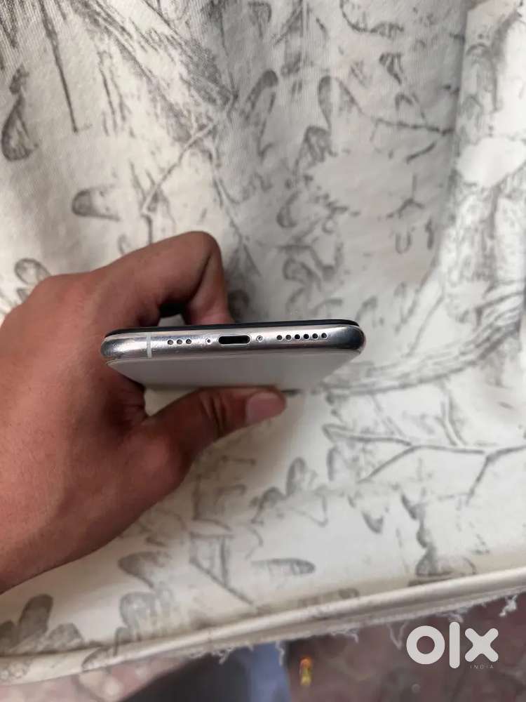 I phone 11 pro white colour 64gb