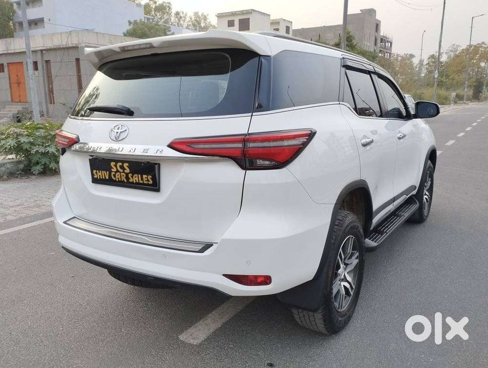 Toyota Fortuner 4x2 At 2.7 Petrol, 2025, Petrol