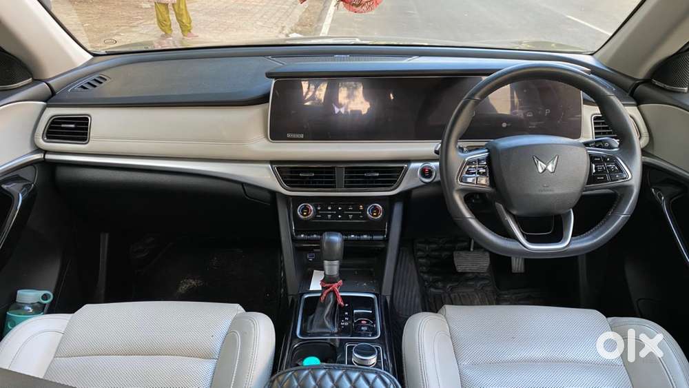 Mahindra Xuv700 Petrol 2023