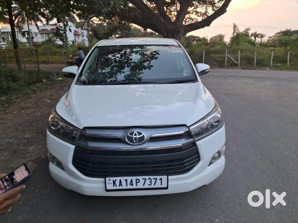 Toyoto Innova Crysta