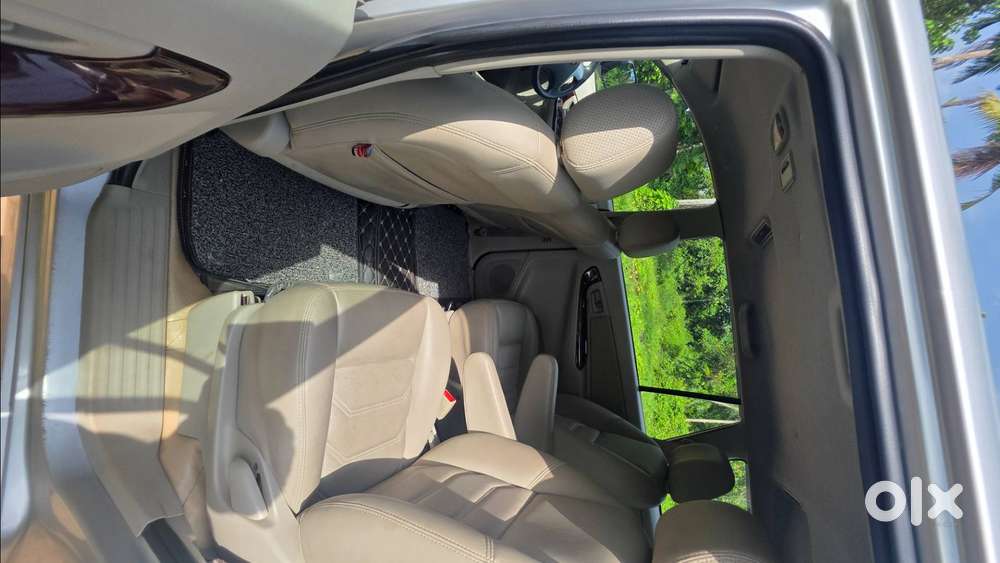 2013 Toyota Innova 2.5 Gx (v-variant Upgrades)  Very Low Kilometer