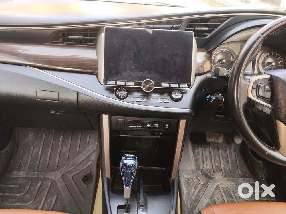 Toyota Innova Crysta 2.8z Automatic, 2017, Diesel