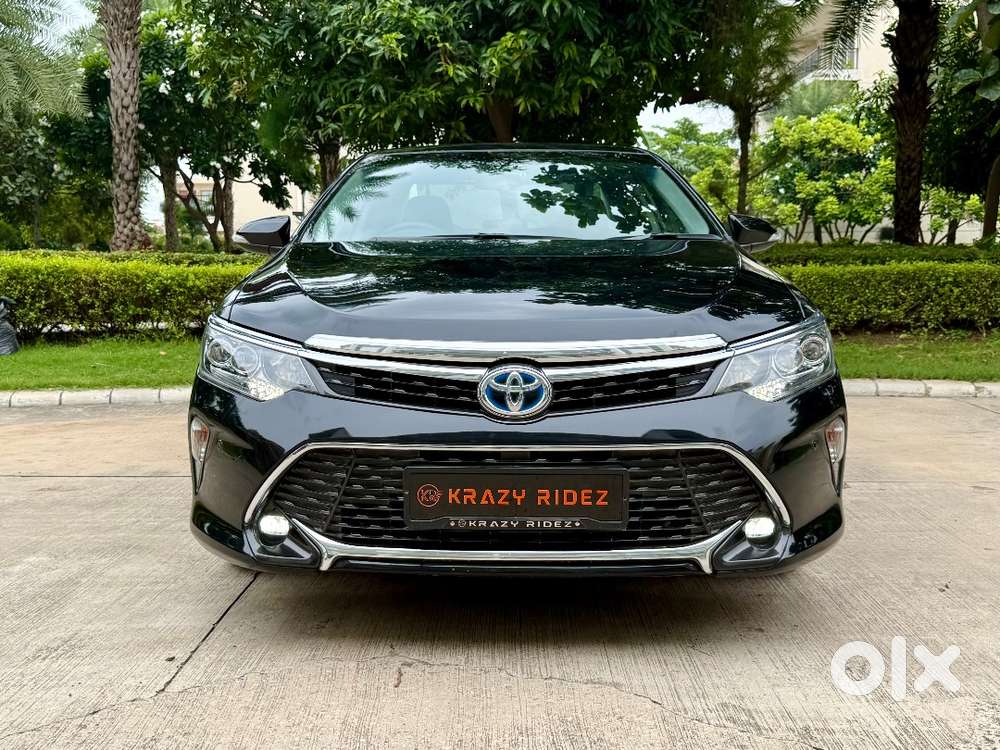 Toyota Camry Hybrid 2018 Mint Condition