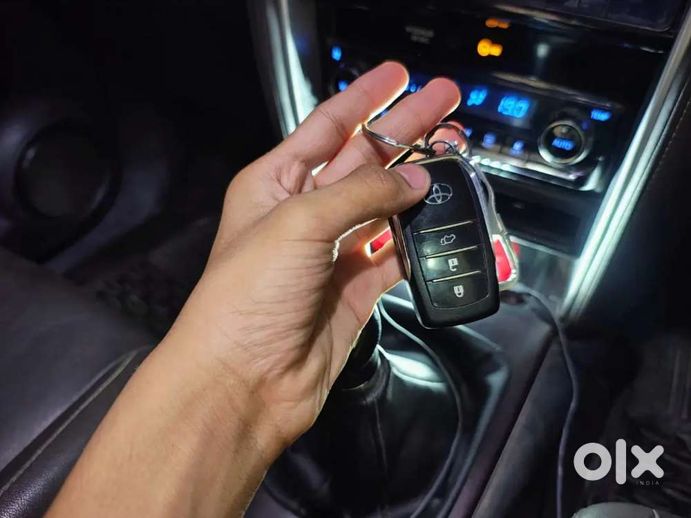 Fortuner  2019 Model  Owners 1 Petrol (m)