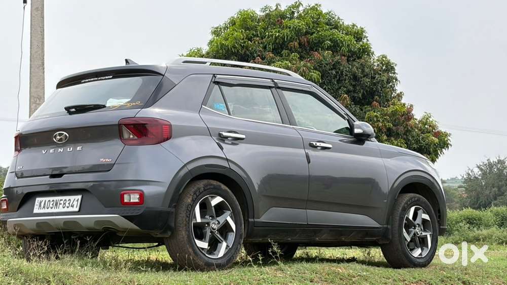 Hyundai Venue 2019 Petrol 52000 Km Driven