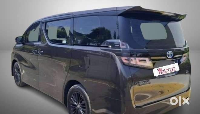 Toyota Vellfire 2.5 Executive Lounge, 2021, Petrol