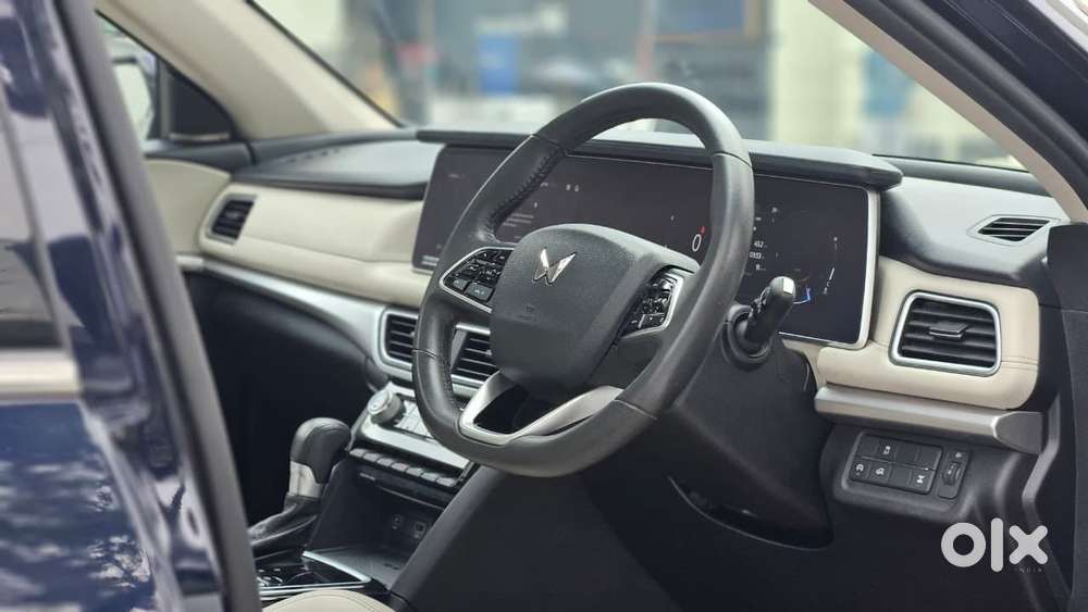 Mahindra Xuv700 2.2 Ax 7 Diesel At Luxury Pack Str Awd, 2023, Diesel