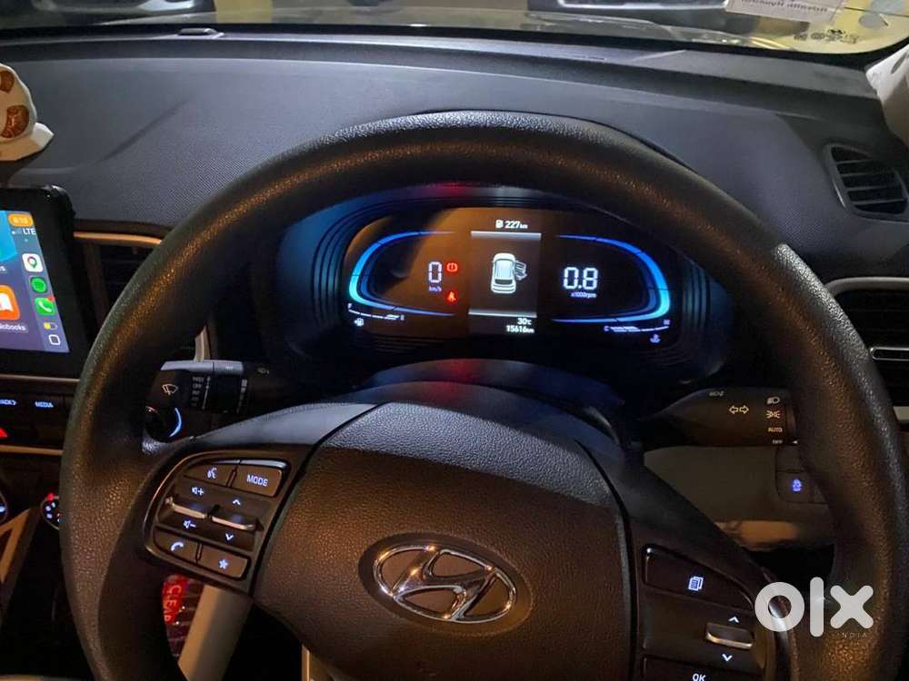 Hyundai Venue For Sale At 8.9lakhs (slightly Negotiable)