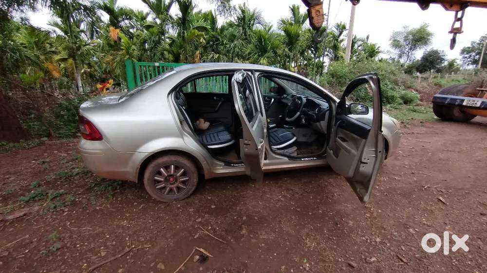 Ford Fiesta 2006 Petrol 140000 Km Driven