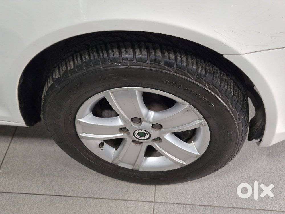 Skoda Laura Ambition 2.0 Tdi Cr Mt, 2011, Diesel