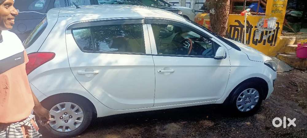 Hyundai I20 2013 Petrol 65000 Km D Riven