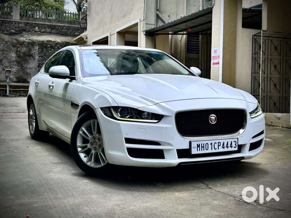 Jaguar Xe Portfolio, 2017, Petrol
