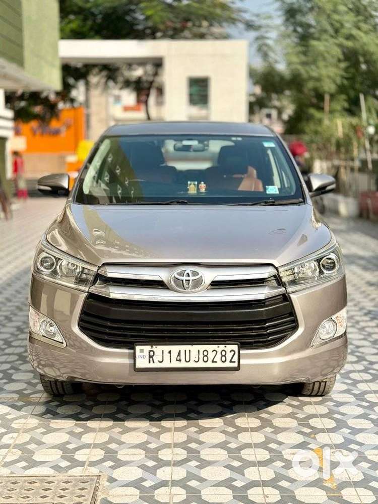 Toyota Innova Crysta 2.4 V, 2016, Diesel