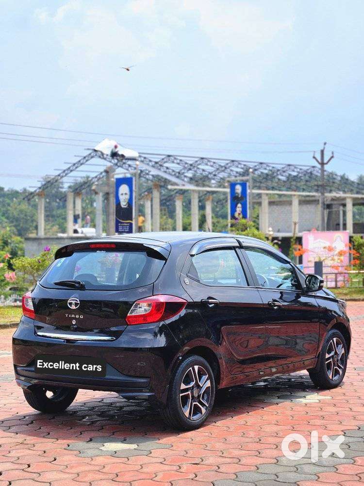 Tata Tiago 1.05 Revotorq Xz Plus Dualtone, 2023, Petrol