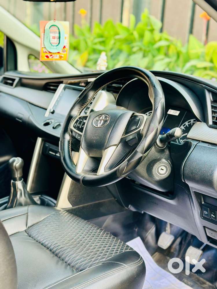 Toyota Innova Crysta 2.4 G Plus Mt 8 Str, 2023, Diesel