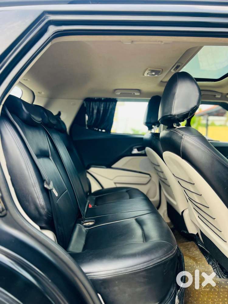Mahindra Xuv300 W8 Option, 2021, Petrol