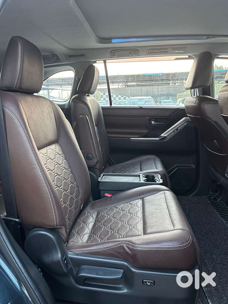 Toyota Innova Hycross 2.0 Zx (o) Hybrid 7 Str, 2024, Cng & Hybrids