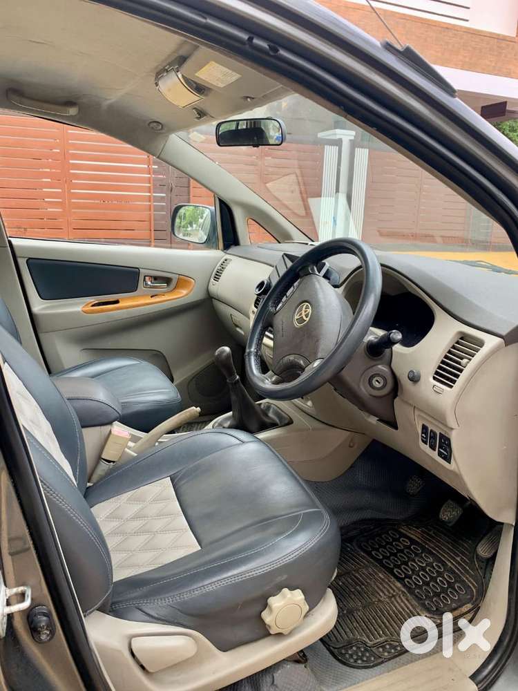 Toyota Innova 2.5 V 7 Str, 2011, Diesel
