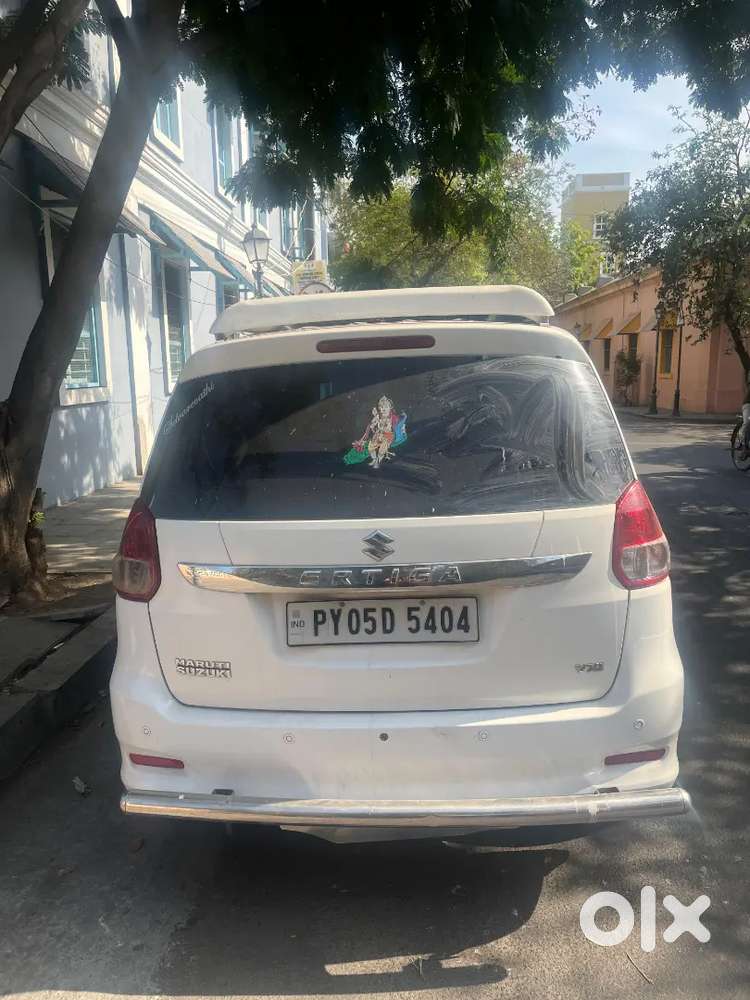 Maruti Suzuki White Ertiga 2017